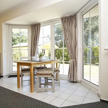 Nah Am Meer, Ruhige Lage, Gratis Nutzung Vom Ahoi Erlebnisbad Und Sauna In Sellin - Haus Inselblick 01 Goehren (Ruegen)