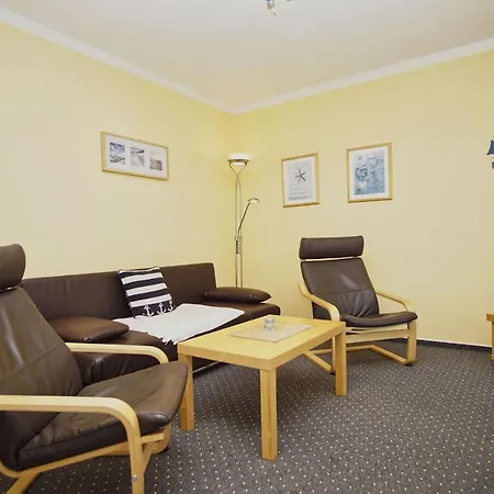 Nah Am Meer, Ruhige Lage, Gratis Nutzung Vom Ahoi Erlebnisbad Und Sauna In Sellin - Haus Inselblick 01 *