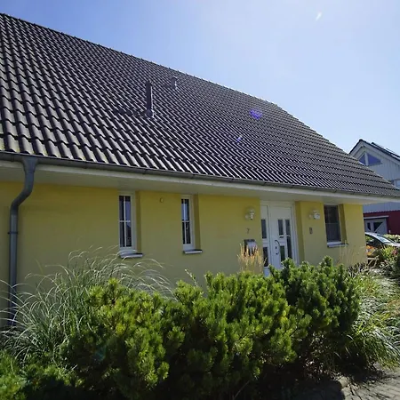Nah Am Meer, Ruhige Lage, Gratis Nutzung Vom Ahoi Erlebnisbad Und Sauna In Sellin - Haus Inselblick 01