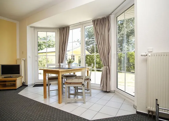 Nah Am Meer, Ruhige Lage, Gratis Nutzung Vom Ahoi Erlebnisbad Und Sauna In Sellin - Haus Inselblick 01 Goehren (Ruegen)