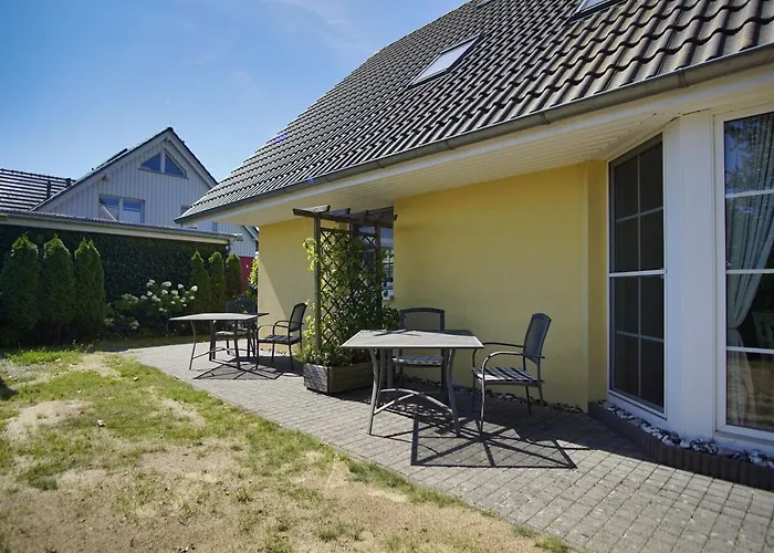 Nah Am Meer, Ruhige Lage, Gratis Nutzung Vom Ahoi Erlebnisbad Und Sauna In Sellin - Haus Inselblick 01 شقة غورين