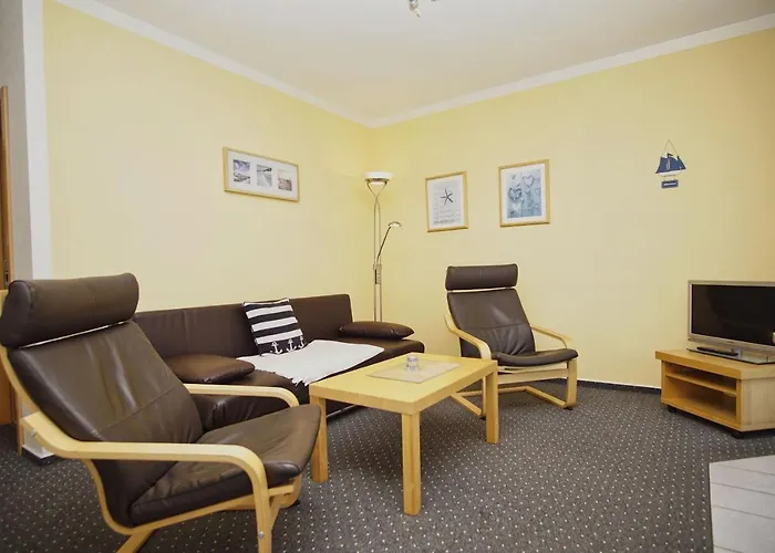 Nah Am Meer, Ruhige Lage, Gratis Nutzung Vom Ahoi Erlebnisbad Und Sauna In Sellin - Haus Inselblick 01 *