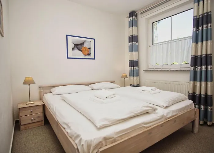 Nah Am Meer, Ruhige Lage, Gratis Nutzung Vom Ahoi Erlebnisbad Und Sauna In Sellin - Haus Inselblick 01