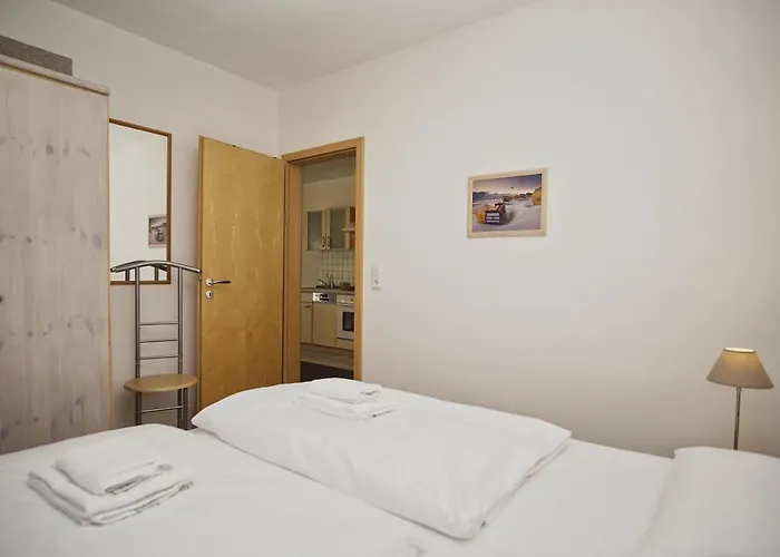 Nah Am Meer, Ruhige Lage, Gratis Nutzung Vom Ahoi Erlebnisbad Und Sauna In Sellin - Haus Inselblick 01