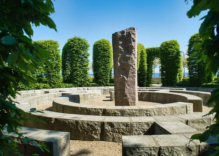 Nah Am Meer, Ruhige Lage, Gratis Nutzung Vom Ahoi Erlebnisbad Und Sauna In Sellin - Haus Inselblick 01 Appartement Goehren (Ruegen)